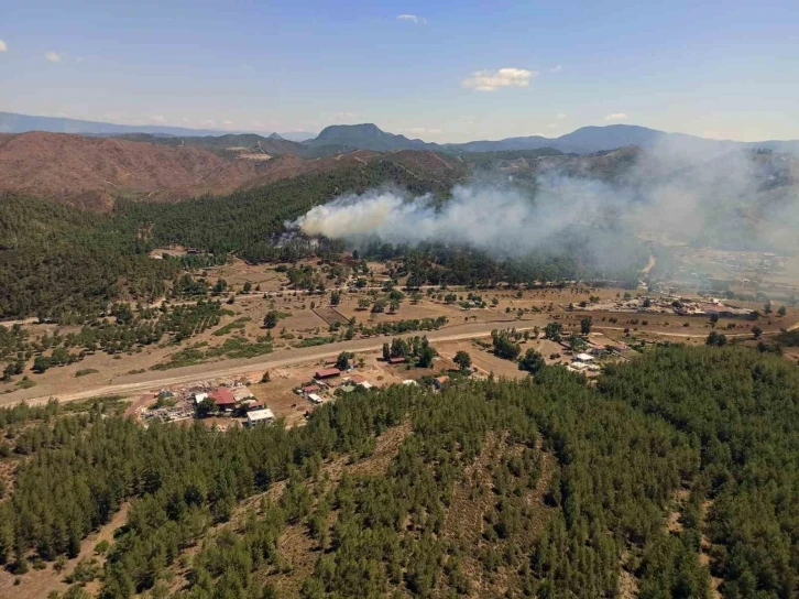 Marmaris’te iki ayrı noktada orman yangını başladı
