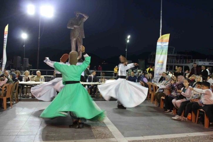 Marmarisliler iftarda Atatürk Meydanı’nda buluştu
