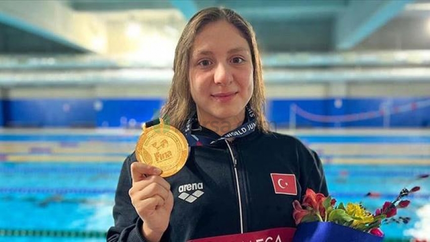 Milli yüzücü Merve Tuncel, gençlerde dünya şampiyonu oldu