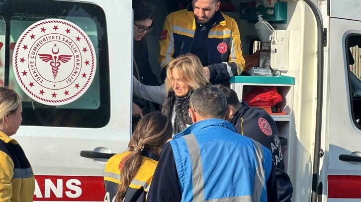 Mecidiköy metrobüs durağındaki yürüyen merdiven aniden durdu: 3 yaralı
