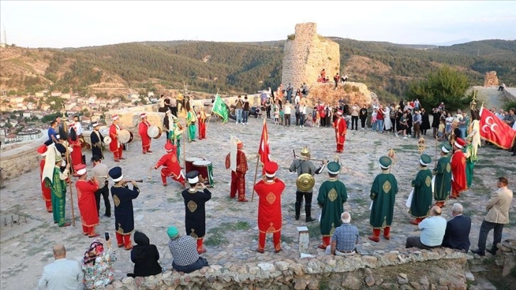 Mehter takımı, 30 Ağustos dolayısıyla Kastamonu Kalesi'nde gösteri sundu