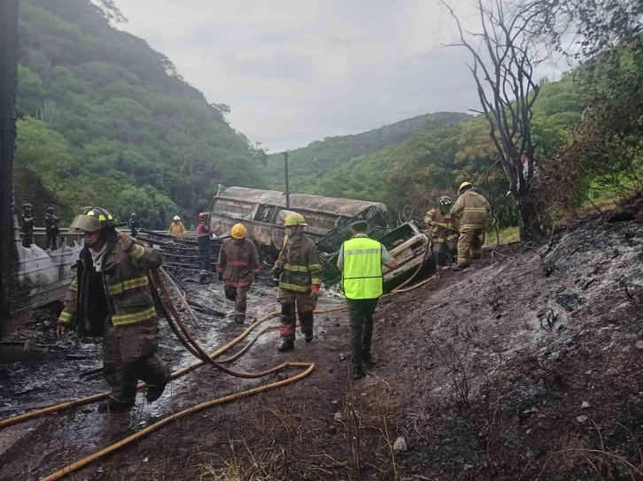 Meksika’da tanker kazası: 8 ölü
