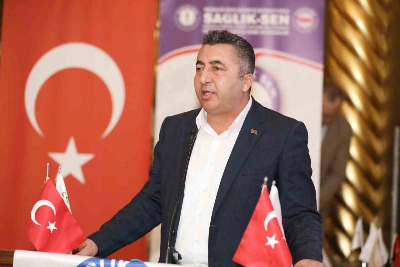 Memur-Sen İstanbul İl Temsilcisi Öztürk: &quot;Yenidoğan çetesini çökerten Sağlık Bakanımız Kemal Memişoğlu’na teşekkür ediyorum”
