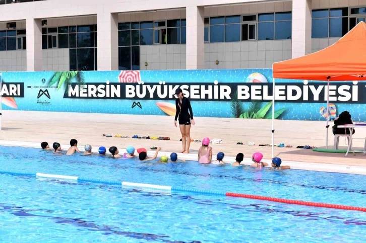 Mersin Büyükşehir Belediyesinin yüzme kursu kayıtları başladı
