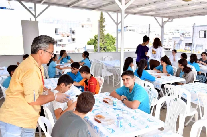 Mersin’de kurs merkezi öğrencilerinin yemekleri belediyeden
