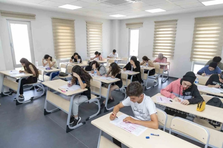 Mersin’deki kurs merkezlerine YKS hazırlık ön kayıtları başladı
