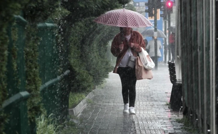 Meteoroloji’den 5 il için ’gök gürültülü sağanak’ uyarısı
