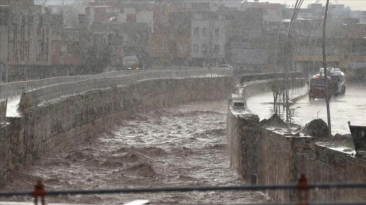 Meteorolojiden deprem bölgesi için kuvvetli sağanak uyarısı