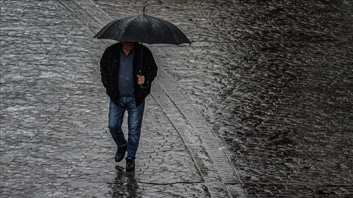 Meteorolojiden gök gürültülü sağanak yağış ve fırtına uyarısı