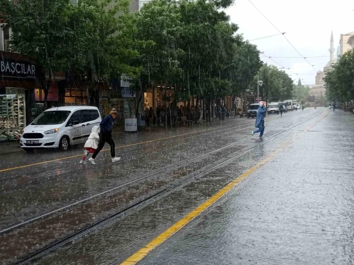 Meteorolojiden kuvvetli yağış uyarısı