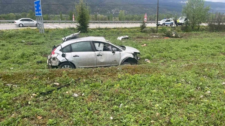 Metrelerce sürüklenen otomobilin camından fırlayan sürücü ağır yaralandı
