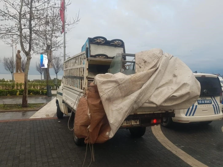 Midyeci esnafın ekmek teknesini çalanlar polise yakalandı
