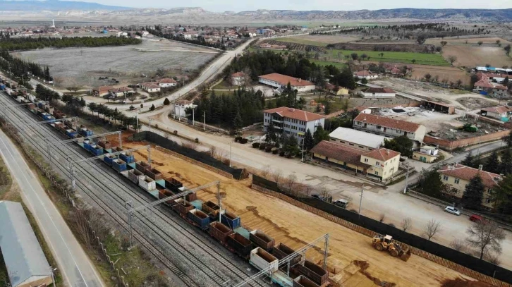 Mihalıççık Belediyesi’nin belirlediği maden yükleme alanı ilkokula 100 metre uzaklıkta
