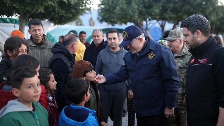 Milli Savunma Bakanı Akar, Arsuz'daki çalışmaları inceledi