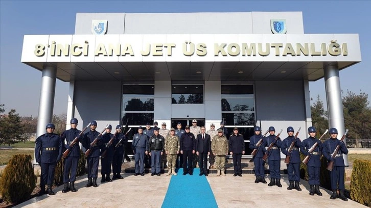 Milli Savunma Bakanı Akar ve TSK'nın komuta kademesi Diyarbakır’da