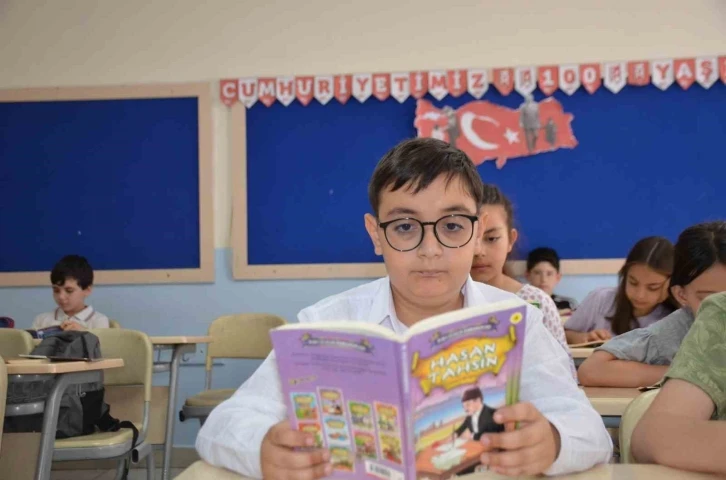 Minik Ahmet 4 yılda 5 bin 10 kitap okudu
