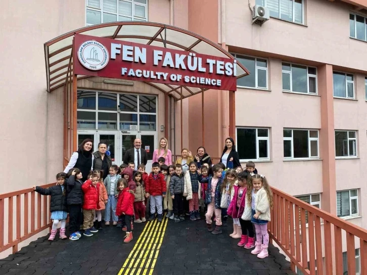 Minikler ZBEÜ Fen Fakültesi’ni gezdi
