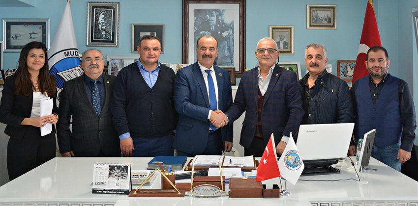 Mudanya Belediyesi’nde toplu sözleşme imzaları atılıyor