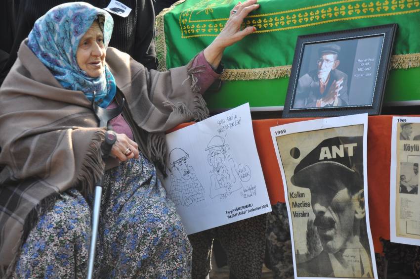 İlk sosyalist muhtar son yolculuğuna uğurlandı