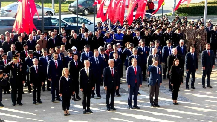 Muğla’da 18 Mart Şehitler Günü çelenk sunma töreni ile başladı
