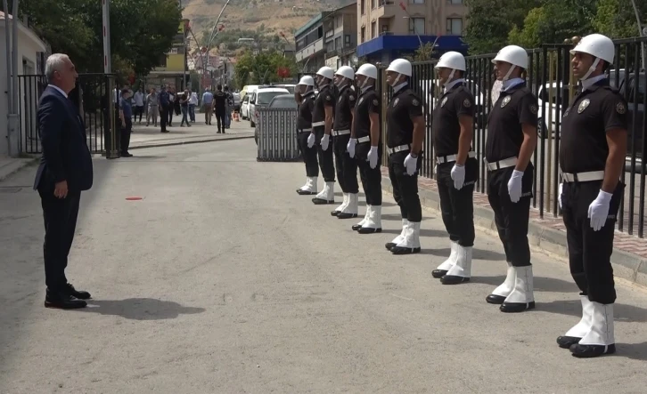 Muş’a ataması yapılan Vali Çakır göreve başladı
