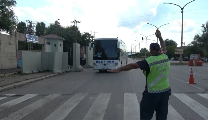 Muş’ta jandarma ekiplerinden bayram denetimi
