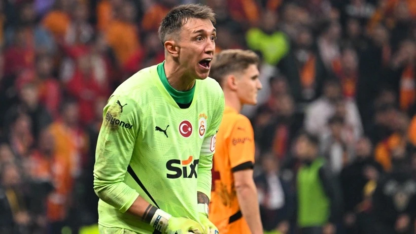 Muslera'dan ayrılık iddialarına yanıt