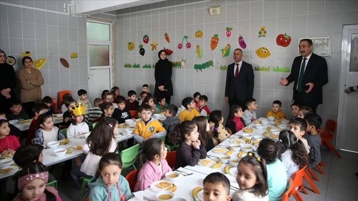 Muş'ta öğrenciler için ücretsiz yemek uygulaması başladı