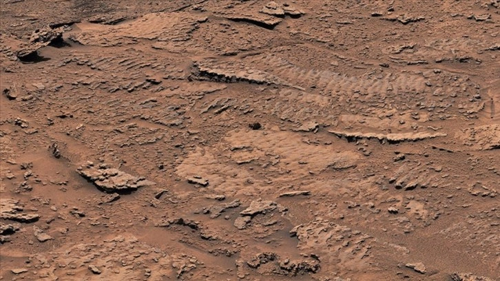 NASA'nın uzay aracı Curiosity, Mars'ta kurumuş göl izlerine rastladı