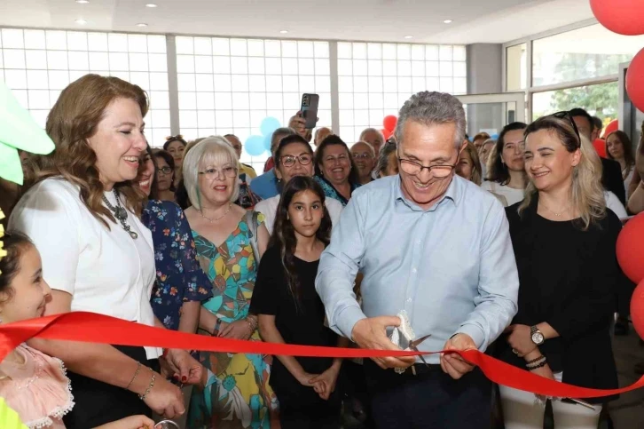 Nazilli Belediyesi yağlı boya resim kursu öğrencileri hünerlerini sergiledi
