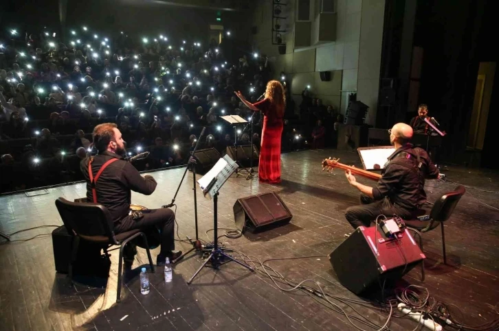 Nâzım Hikmet doğum gününde bestelenmiş eserleriyle anıldı
