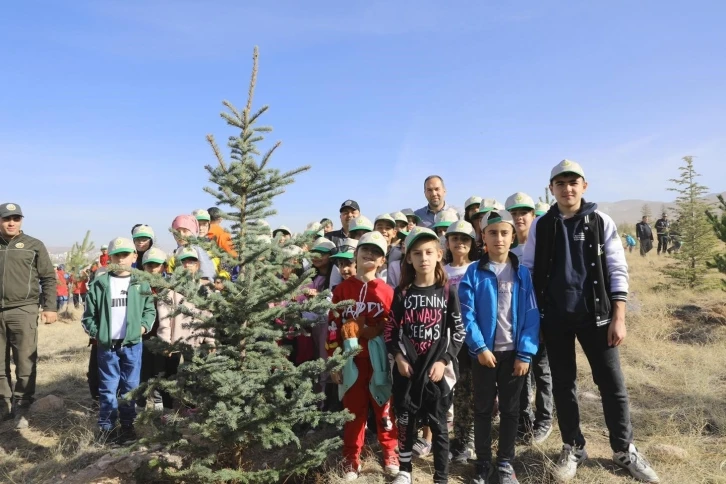 Niğde’de cumhuriyetin 100. yılında 100 bin fidan toprakla buluşuyor
