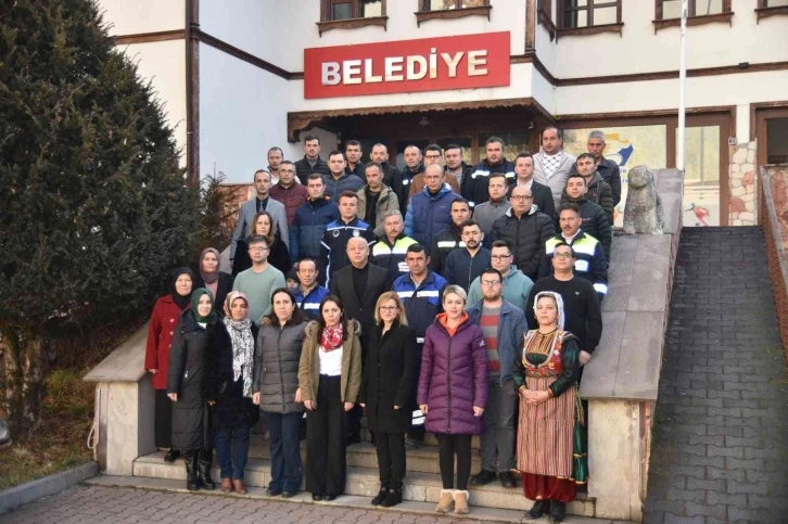 Oğlunu işe alan belediye başkanı: “Oğlum olduğu için değil, ihtiyaç duyduğumuzdan aldık”
