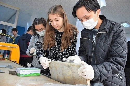 Öğrenciler İHA üretmeyi ve kullanmayı öğreniyor
