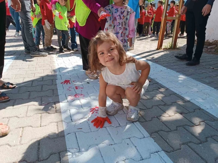 Öğrencilerden “Trafikte ben de varım” etkinliği
