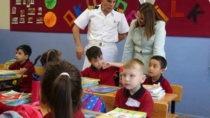 Okulun ilk gününde protokolü şaşırtan cevap
