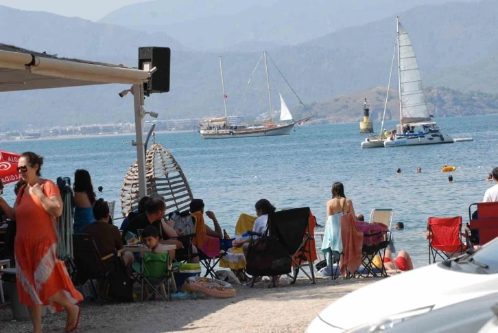 Okulun işlettiği mavi bayraklı plaj tatilcileri ağırlıyor
