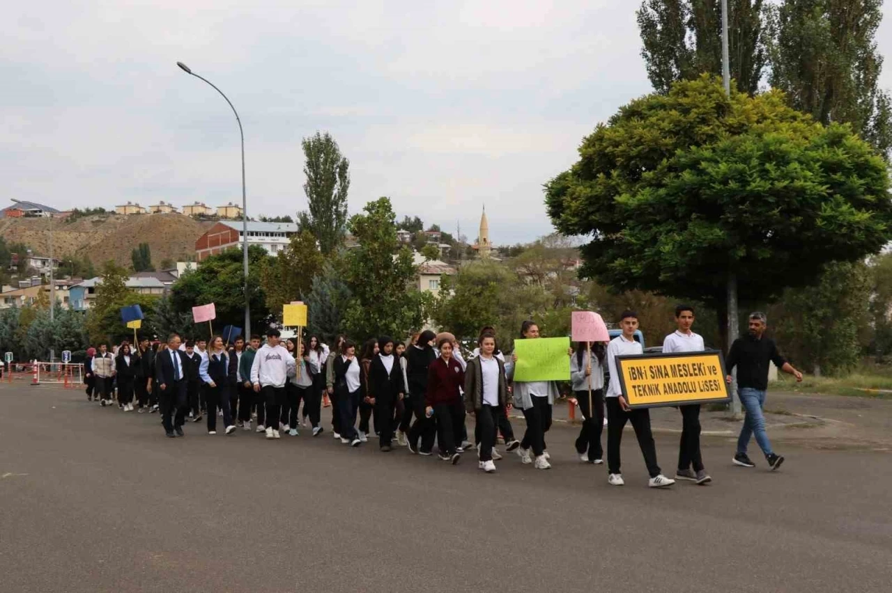 Oltu’da sağlıklı yaşam yürüyüşü düzenlendi
