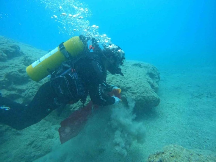 Ölüdeniz’de su altı ve koy temizliği yapıldı
