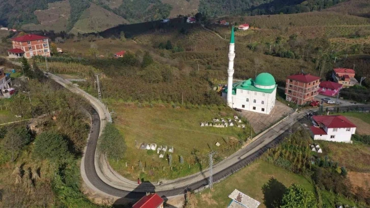 Ordu Büyükşehir, asfalt yol çalışmalarına devam ediyor
