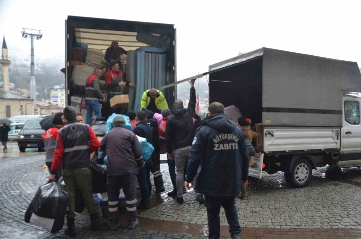 Ordu’dan deprem bölgelerine yardımlar sürüyor
