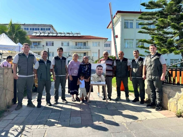 Orman yangınında 2 yıl önce kaybettikleri arkadaşlarını unutmadılar
