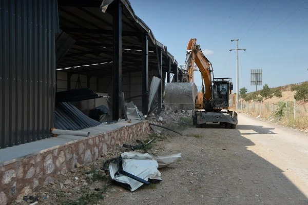 Osmangazi Belediyesi kaçak yapıları yıkmaya devam ediyor! 