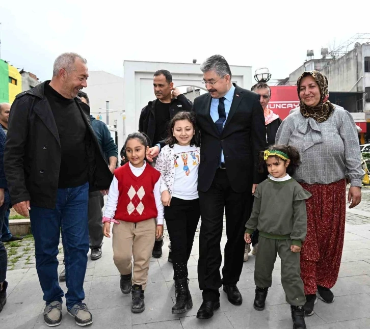 Osmaniye’de, depremde hayatını kaybedenler için aşure dağıtıldı
