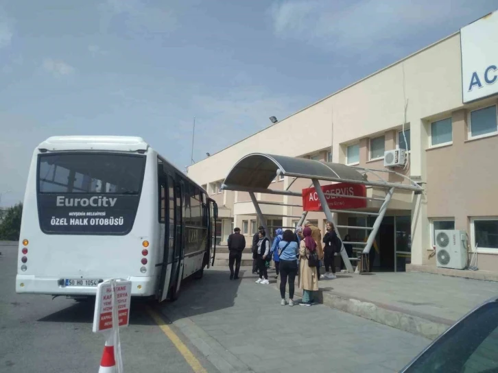 Otobüs şoförü bayılan genç kadını hastaneye yetiştirdi
