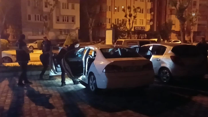 Otomobilin çarptığı kadın hayatını kaybetti
