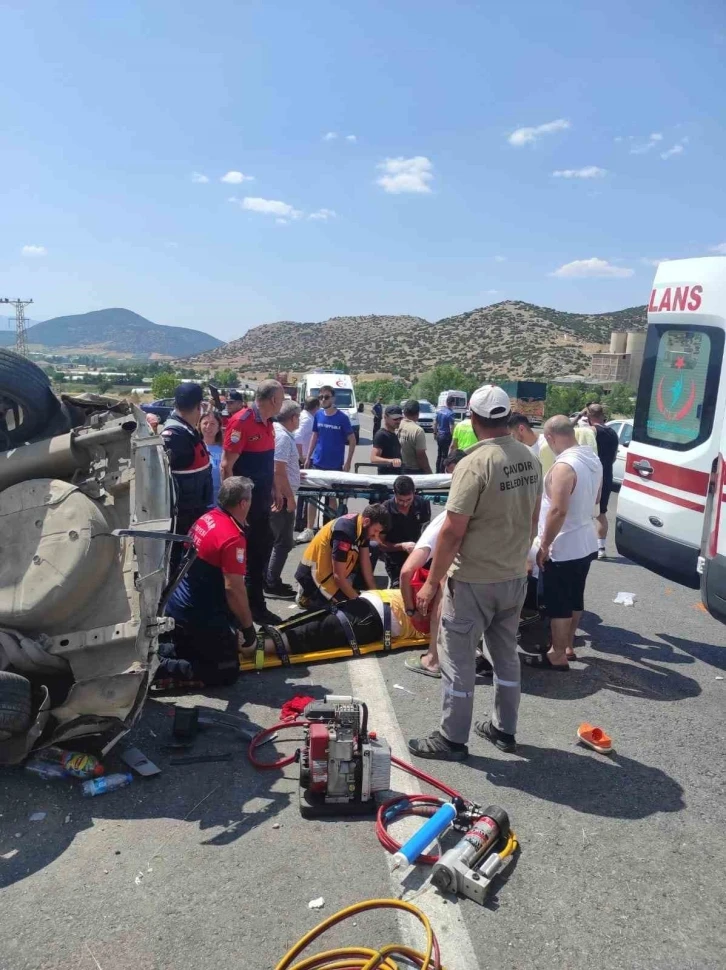 Otomobilin şarampole yuvarlandığı kazada yaralananlardan biri hayatını kaybetti