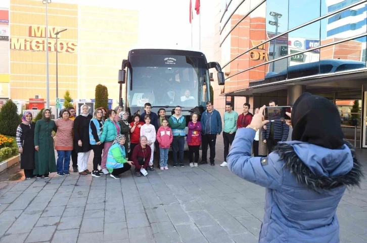 Özel bireyler ve ailelerinin Trabzon yolculuğu başladı
