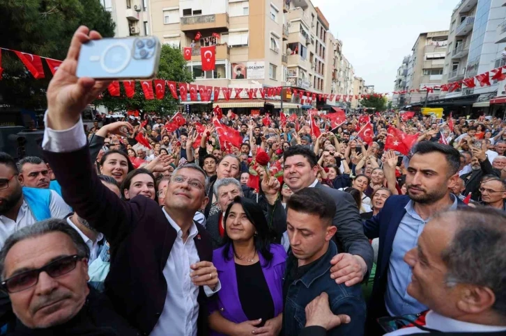 Özgür Özel, Buca’da mitinge dönüşen halk buluşmasında konuştu
