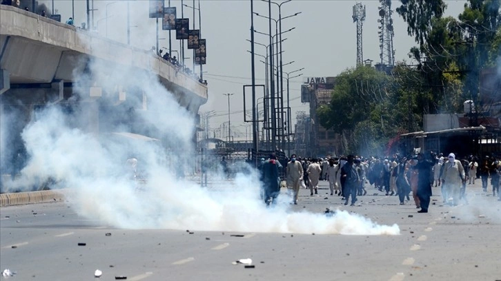 Pakistan'daki protestolarda ölenlerin sayısı 9'a çıktı